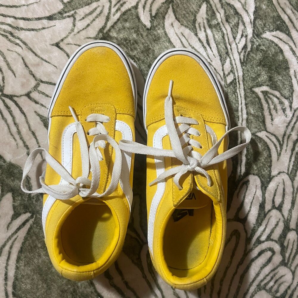 Vans Old Skool Cyber Yellow Suede Skate Shoes, W7.5/M6 Low Top, Excellent Used